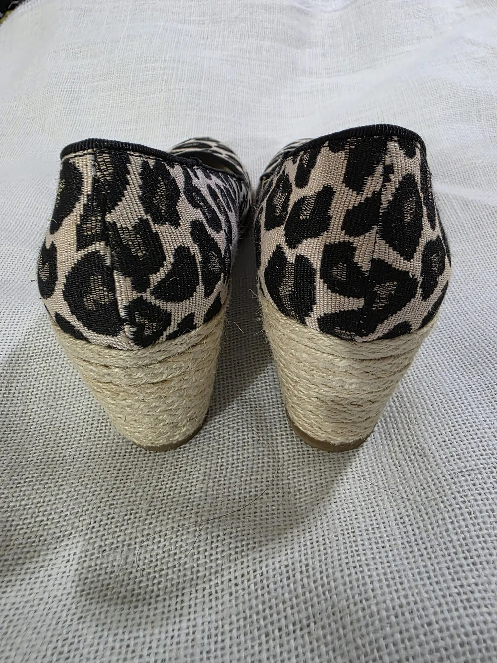 David Tate Women's Size 6 Leopard Print Espadrille Wedge Heels Comfort Pumps
